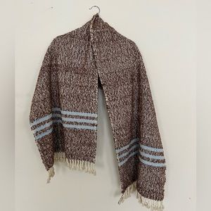 Thick brown scarf/shoulder wrap!